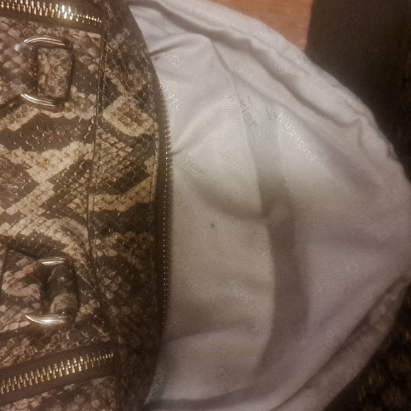 Closet clearance - Picture 9 of 9